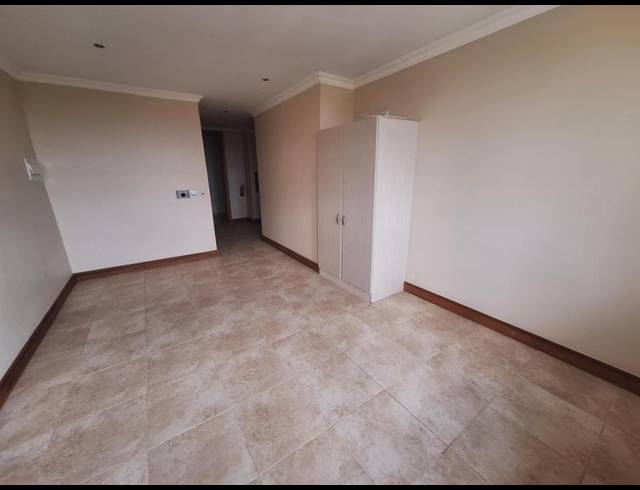 1 BEDROOM APARTMENT FOR SALE IN NEWLANDS